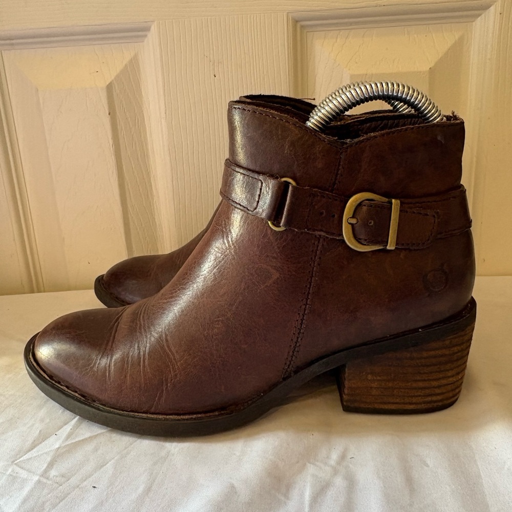 Born Aida Brown Leather Ankle Booties